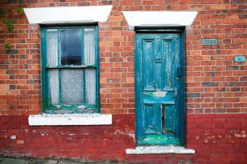 Picture of house in disrepair