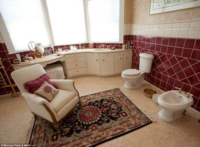 Is it a bathroom, is it a living room?