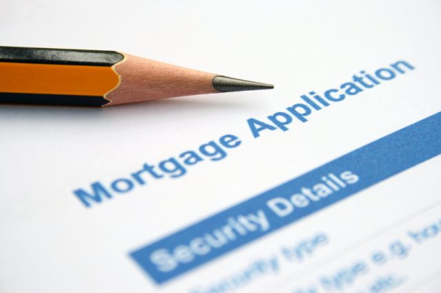 e.surv Estimates Drop in Mortgage Approvals for July